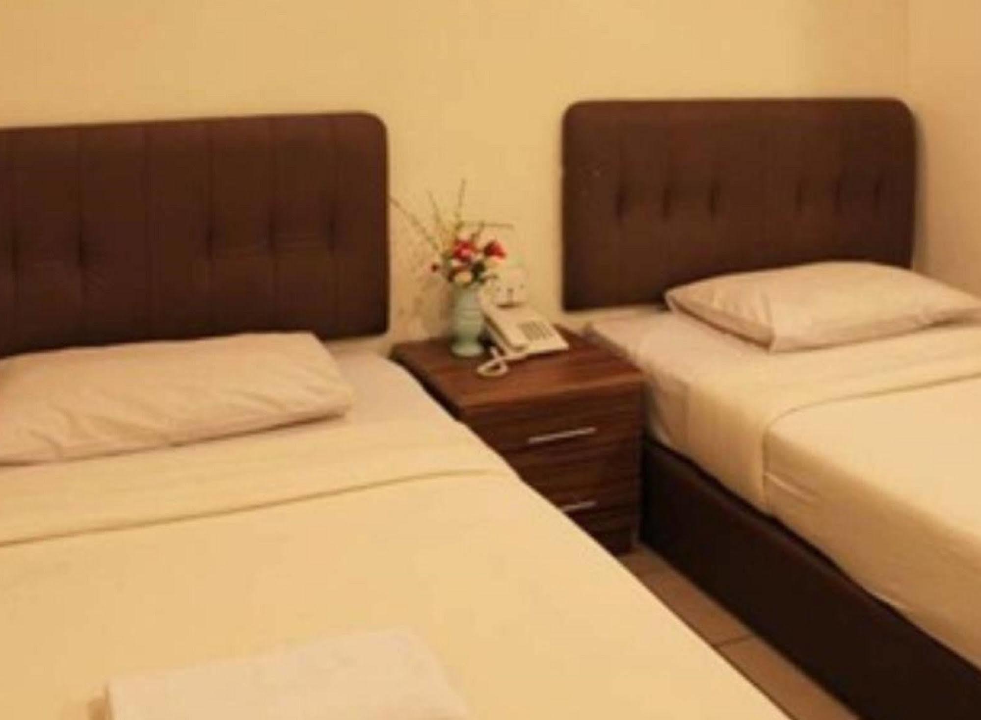 One Hotel Sadong Jaya Kota Kinabalu Ngoại thất bức ảnh